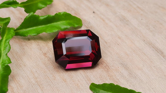 Natural Ceylon Spinel (Red) - 7.10 Carats (Certified)