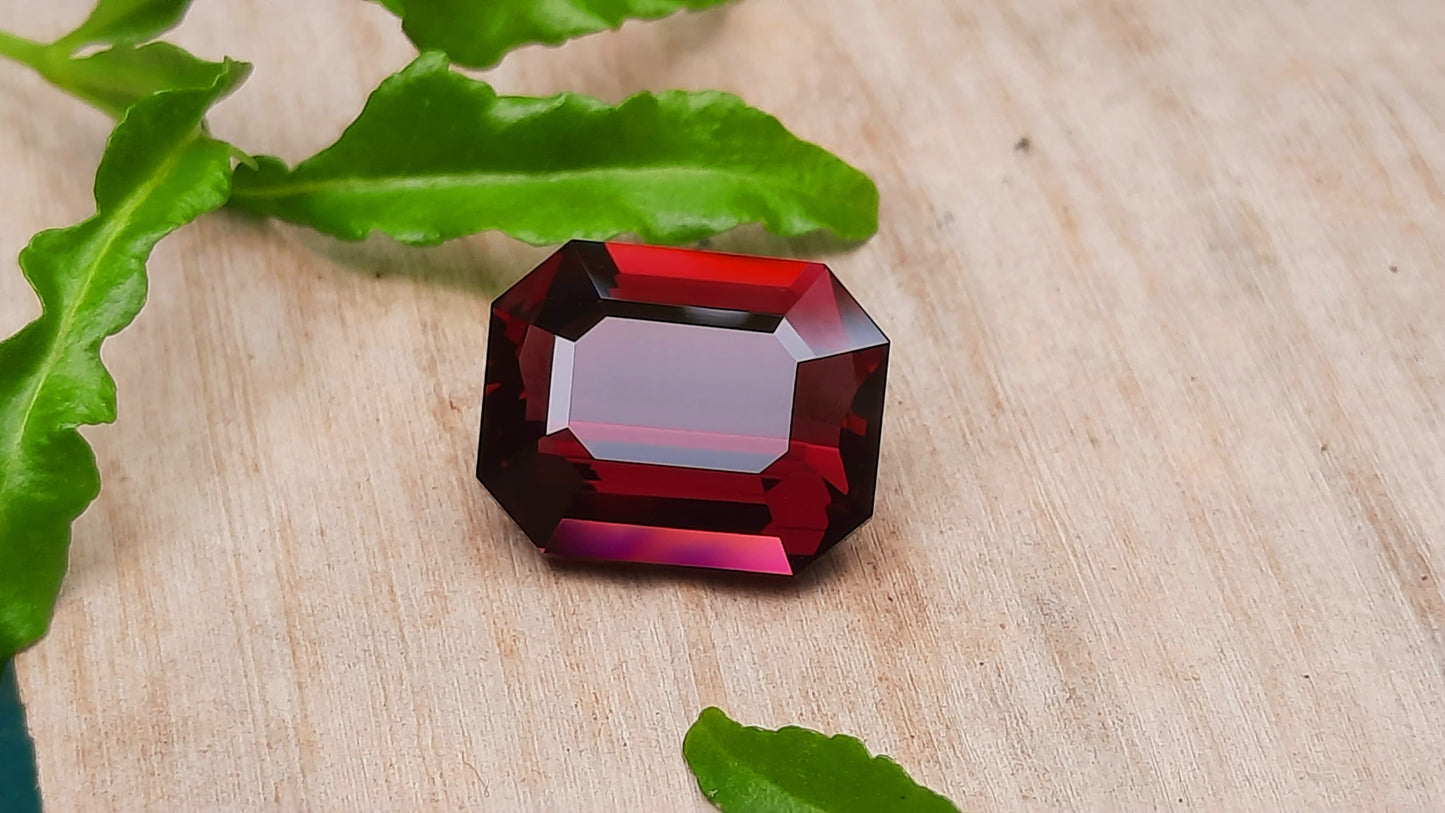 Natural Ceylon Spinel (Red) - 7.10 Carats (Certified)