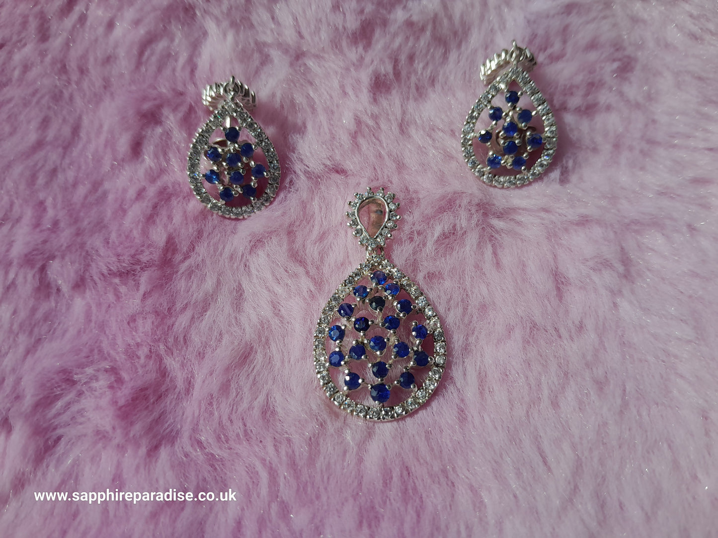 Sterling silver earrings and pendant featuring exquisite Ceylon natural blue sapphires (Certified)