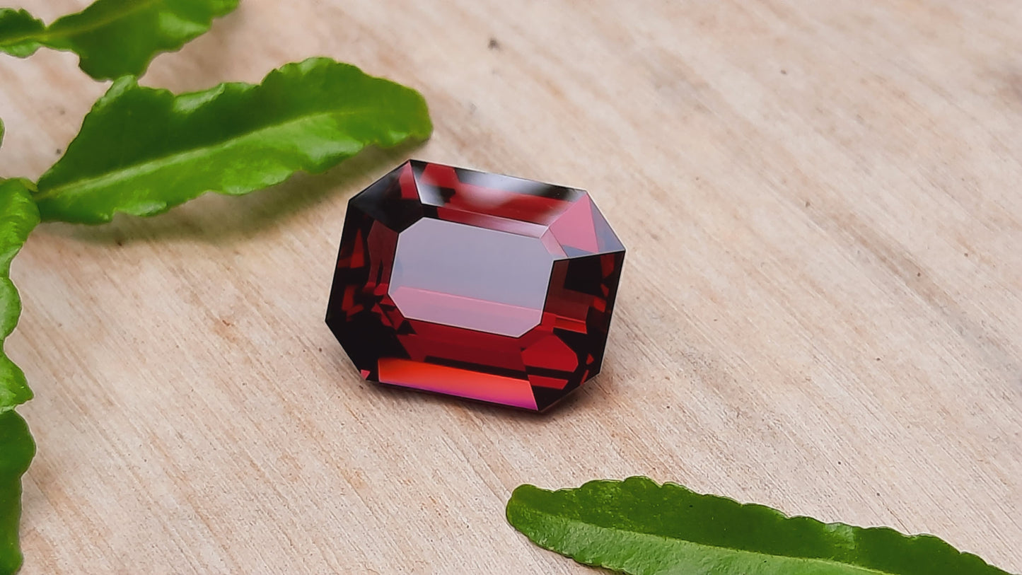 Natural Ceylon Spinel (Red) - 7.10 Carats (Certified)