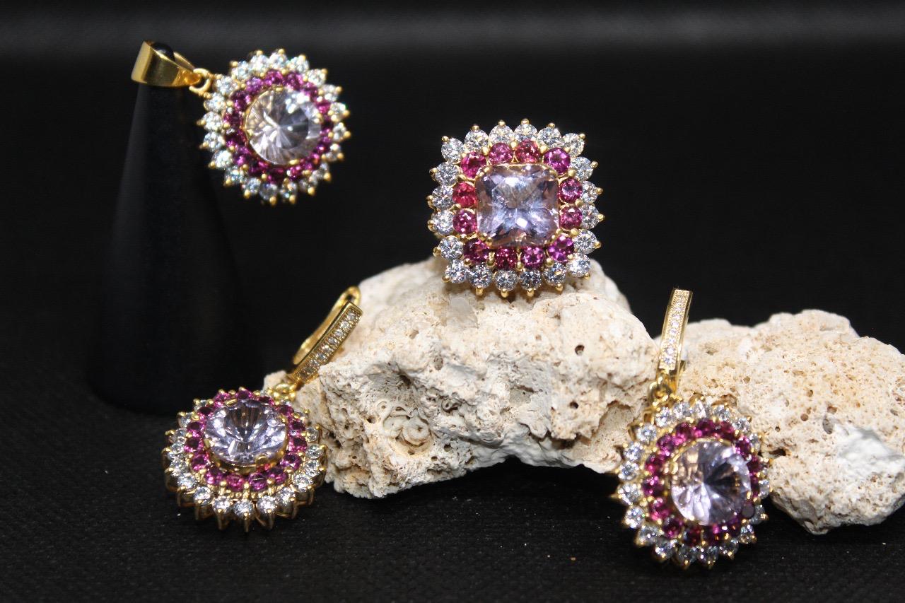 Sterling Silver (Gold Plated) Jewellery set with natural amethyst and surrounded by dazzling garnets