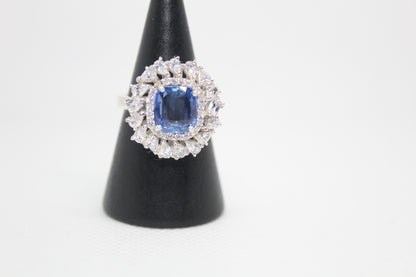 925 Sterling Silver with a 3.08 Carat Natural Ceylon Blue sapphire