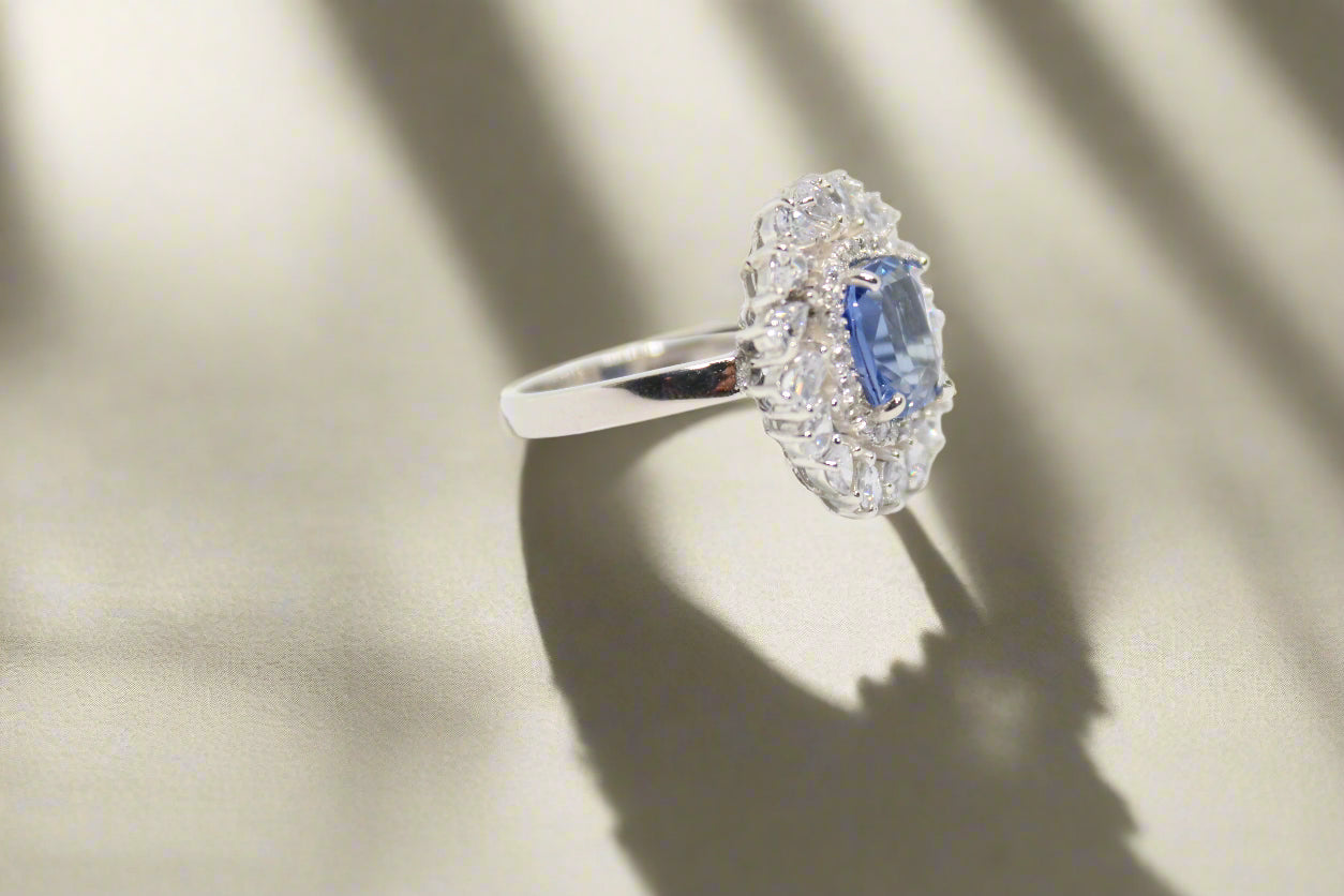 925 Sterling Silver with a 3.08 Carat Natural Ceylon Blue sapphire